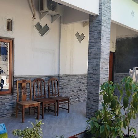 Arriani Homestay كاريمونجاوا المظهر الخارجي الصورة